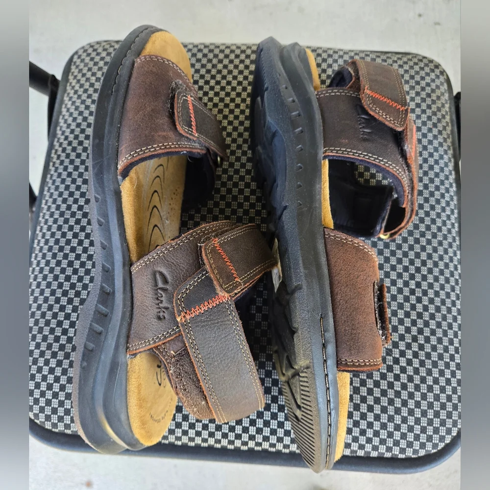 Clarks Brown Sandals‎ Adjustable Velcro Straps